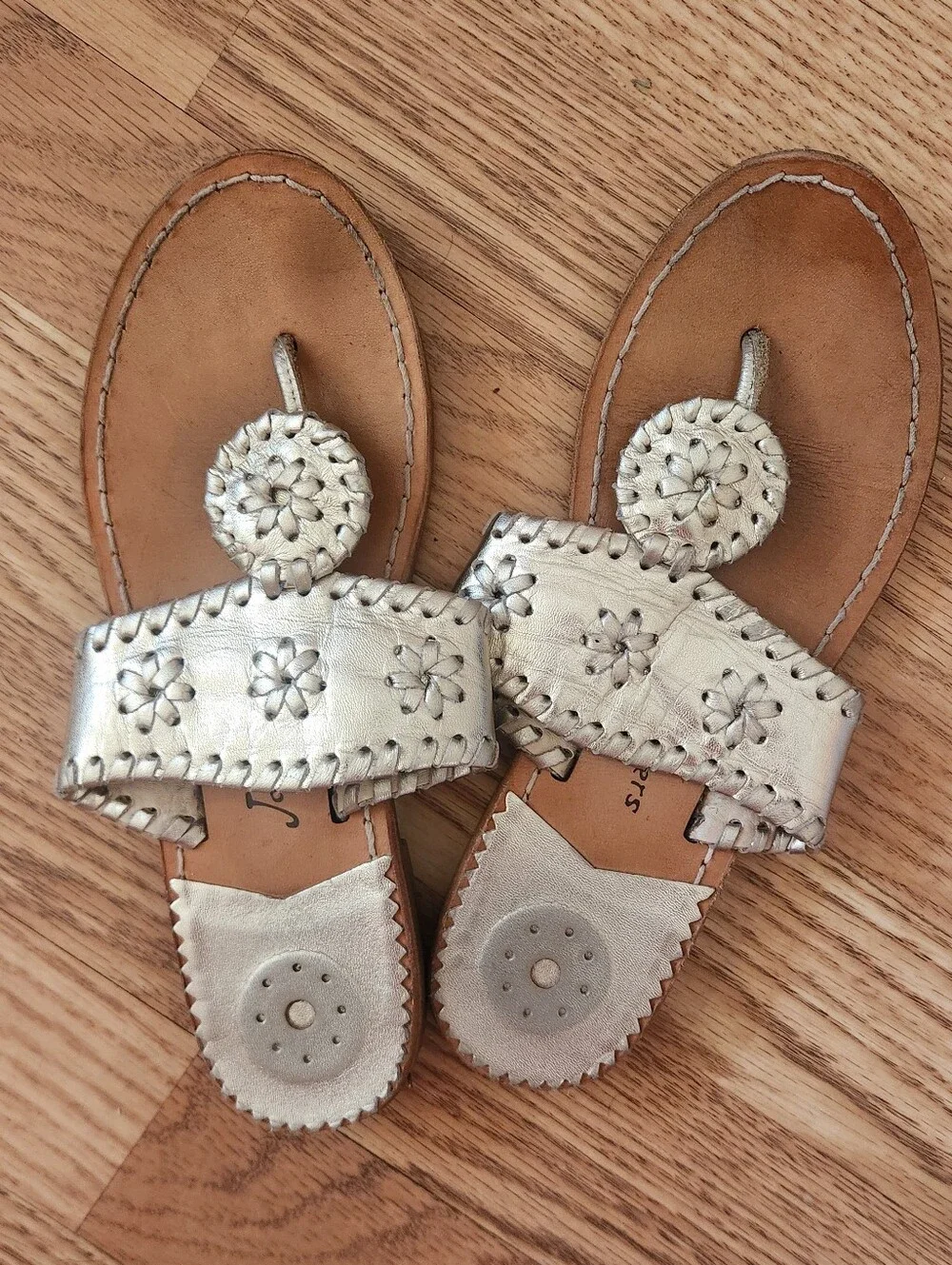 GUC Jack Rogers Girls Silver Leather Sandals, Big Girl Size 4